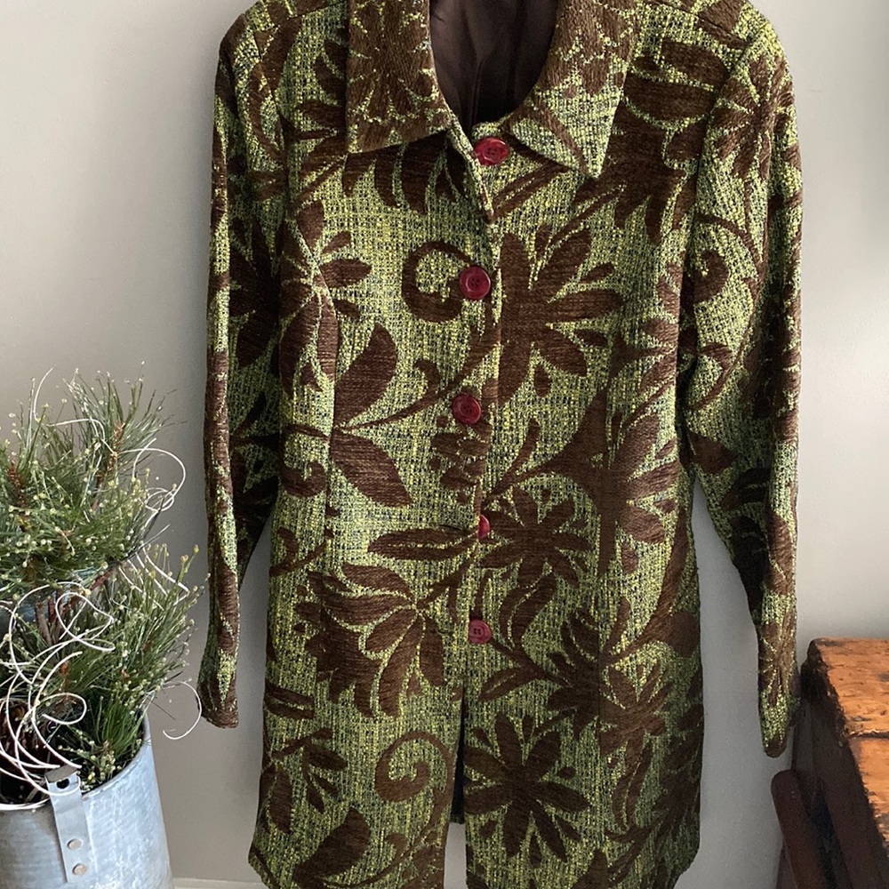 Great tapestry brocade green and brown coat/jacket. Size L